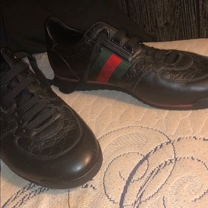 Gucci shoes text about price 6/12